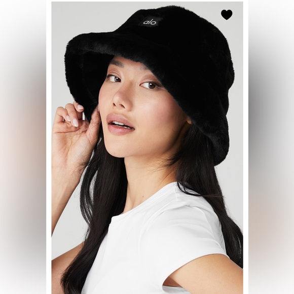 ALO Yoga Black Faux Fur Bucket Hat - Women's Fashion Accessory S/M - Picture 2 of 4
